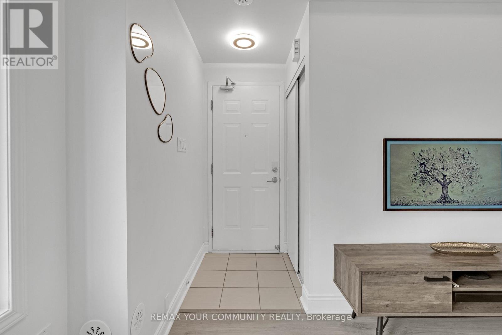 218 - 17 Coneflower Crescent, Toronto, Ontario  M2R 0A5 - Photo 3 - C13109654