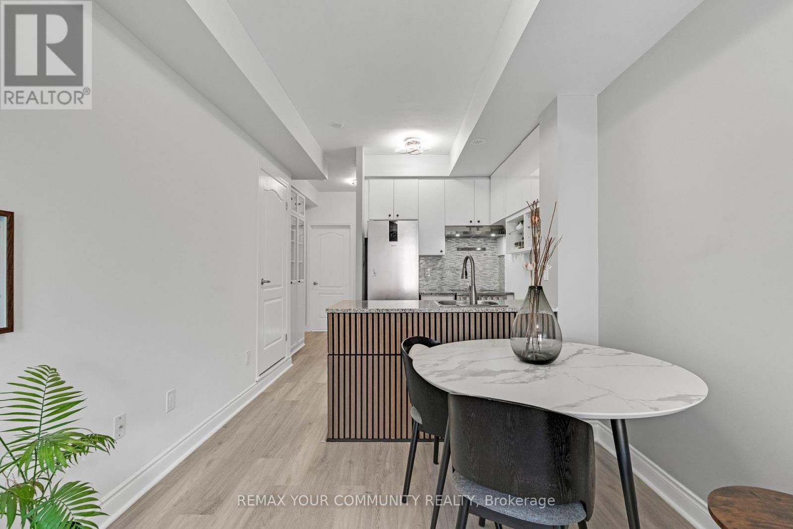 218 - 17 Coneflower Crescent, Toronto, Ontario  M2R 0A5 - Photo 7 - C13109654