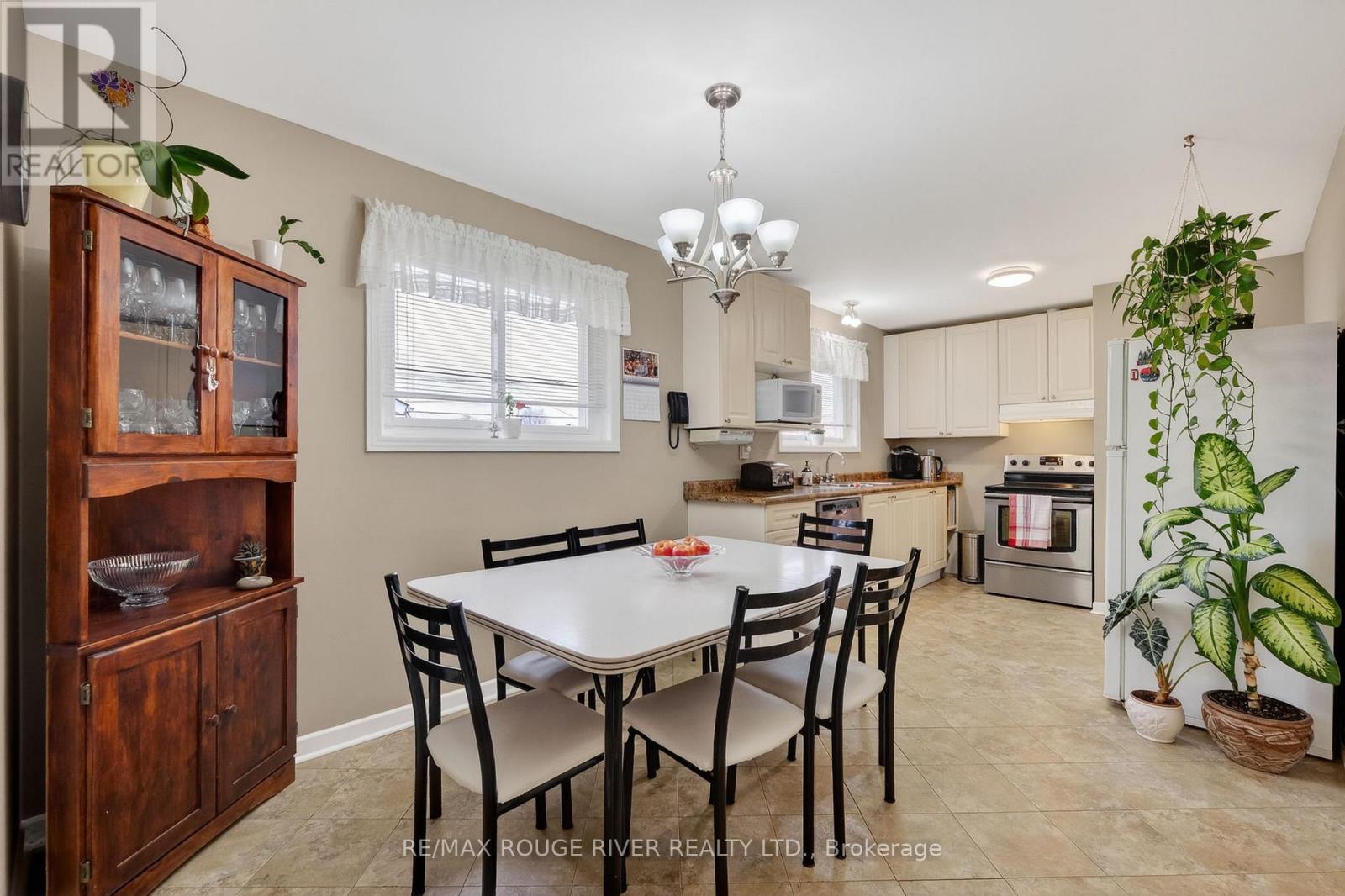 812 Bem Avenue, Pickering, Ontario  L1W 1X1 - Photo 13 - E13109658