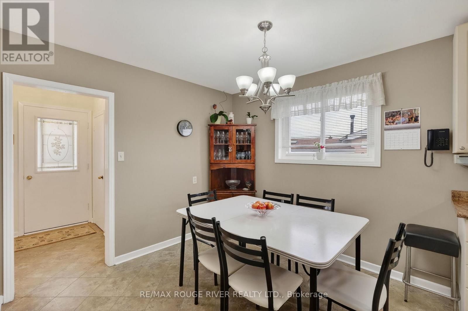 812 Bem Avenue, Pickering, Ontario  L1W 1X1 - Photo 14 - E13109658