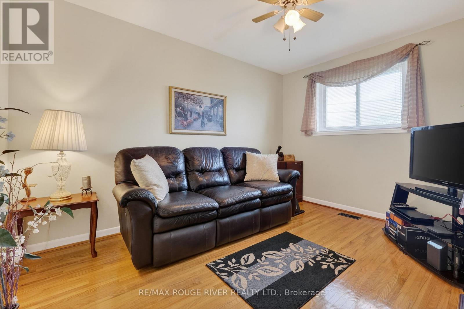 812 Bem Avenue, Pickering, Ontario  L1W 1X1 - Photo 22 - E13109658