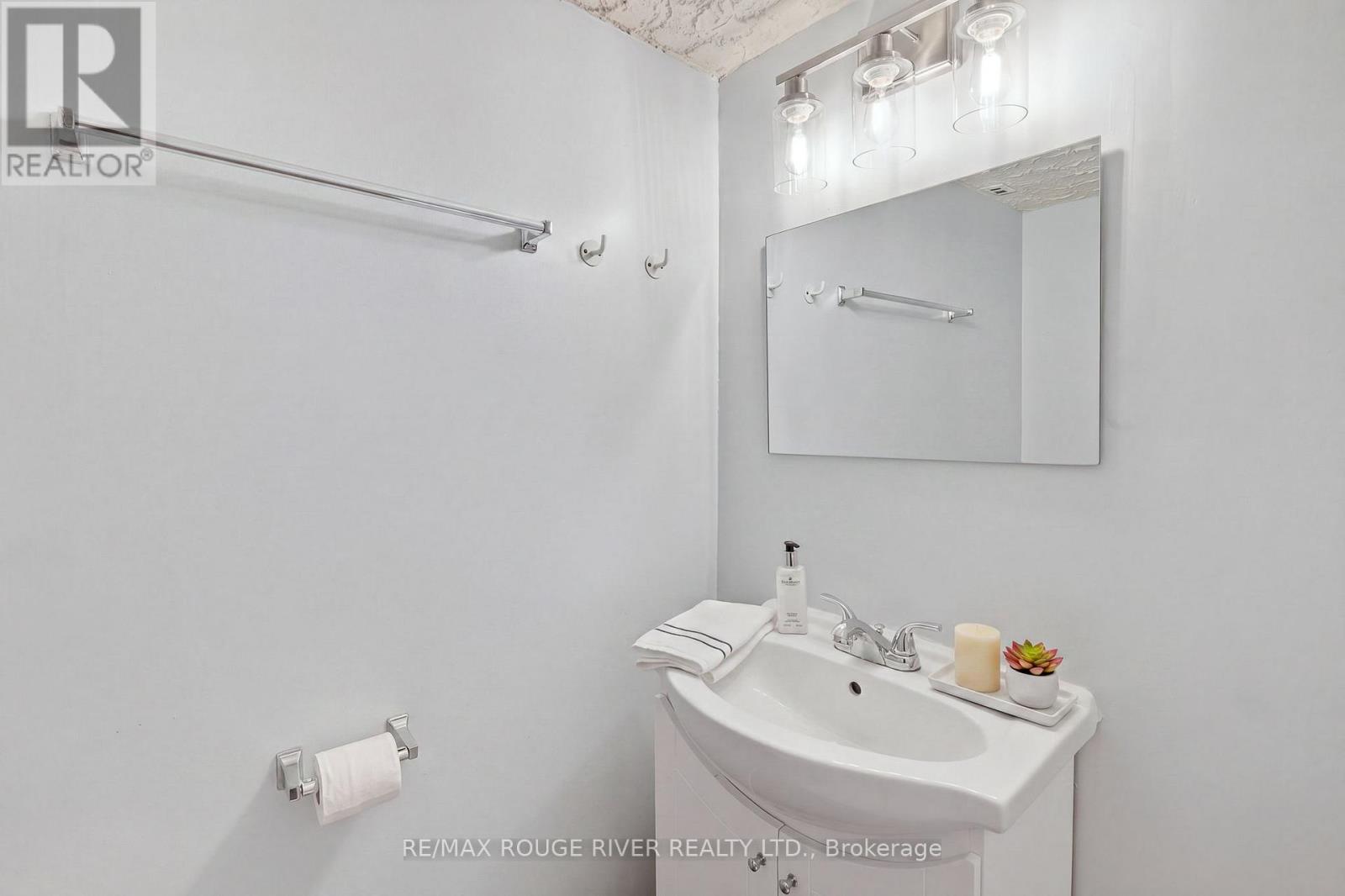 812 Bem Avenue, Pickering, Ontario  L1W 1X1 - Photo 29 - E13109658