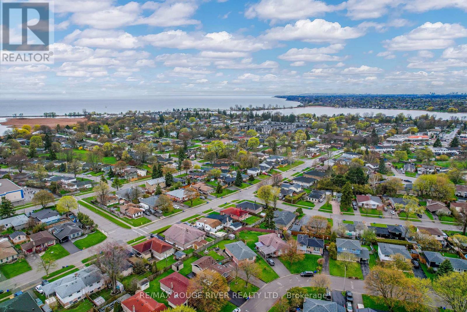 812 Bem Avenue, Pickering, Ontario  L1W 1X1 - Photo 4 - E13109658
