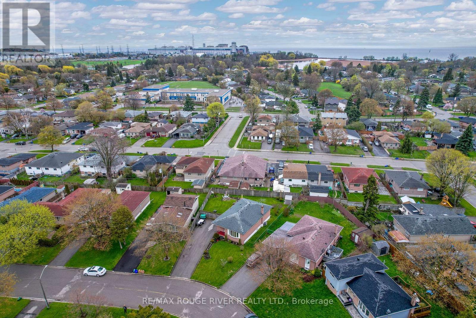 812 Bem Avenue, Pickering, Ontario  L1W 1X1 - Photo 5 - E13109658