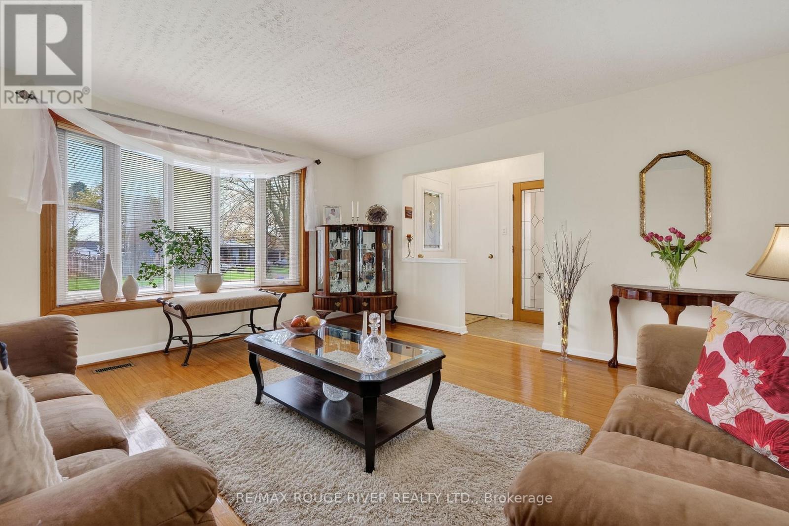 812 Bem Avenue, Pickering, Ontario  L1W 1X1 - Photo 8 - E13109658