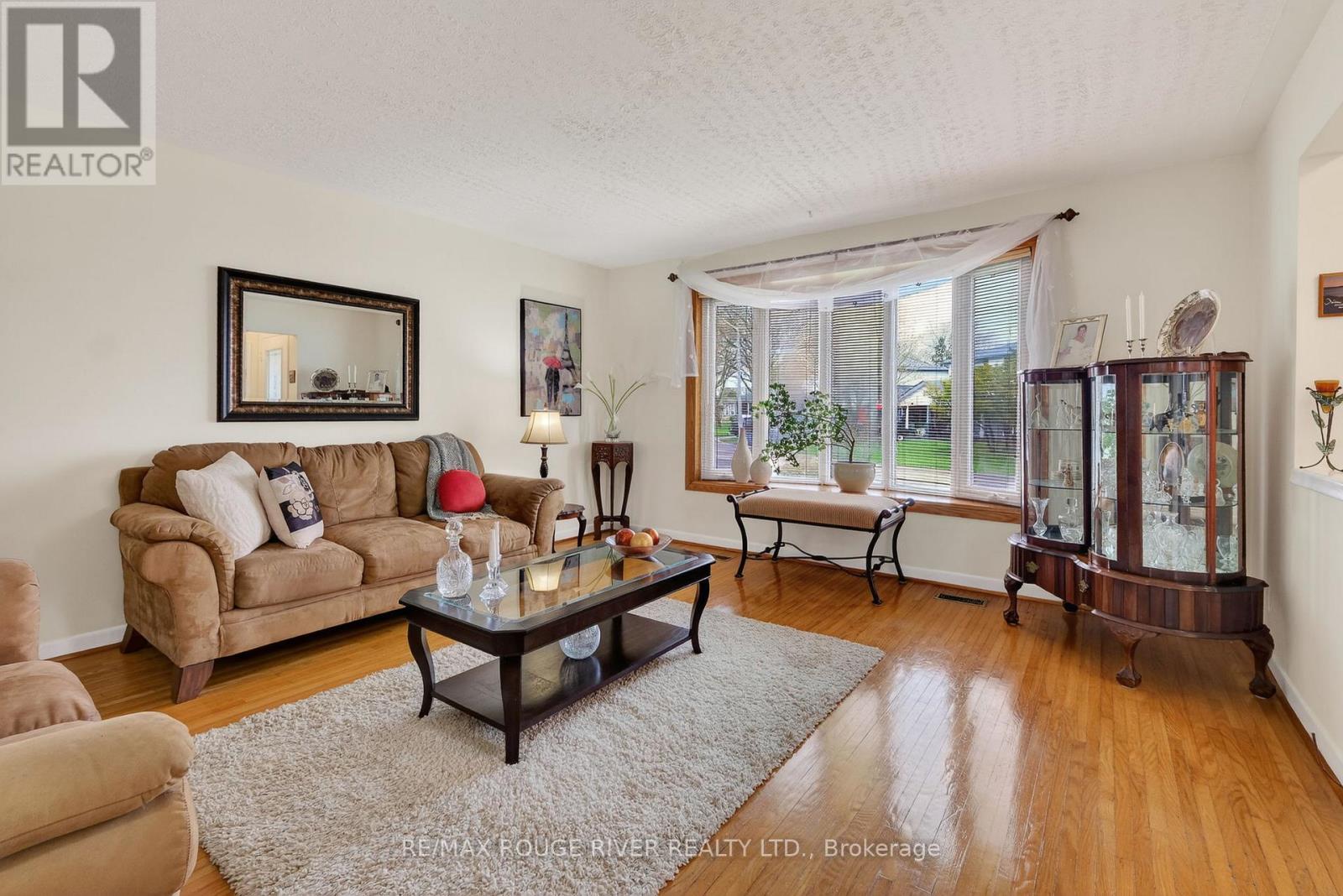 812 Bem Avenue, Pickering, Ontario  L1W 1X1 - Photo 9 - E13109658