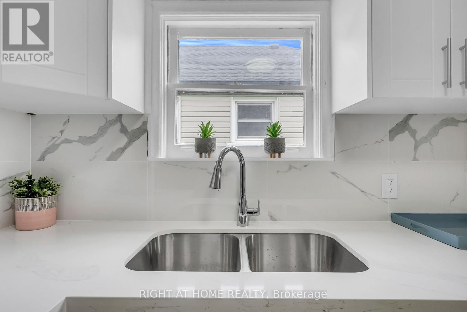 6 Vanbrugh Avenue, Toronto, Ontario  M1N 3S7 - Photo 23 - E13109706