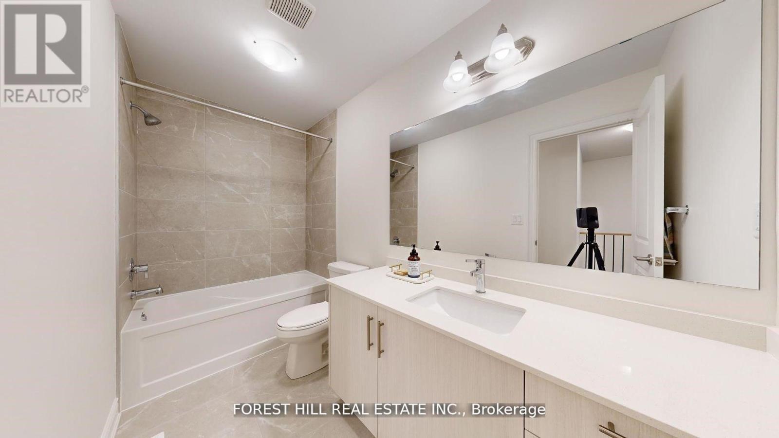 54 Montrose Boulevard, Bradford West Gwillimbury, Ontario  L3Z 4P3 - Photo 22 - N13109584