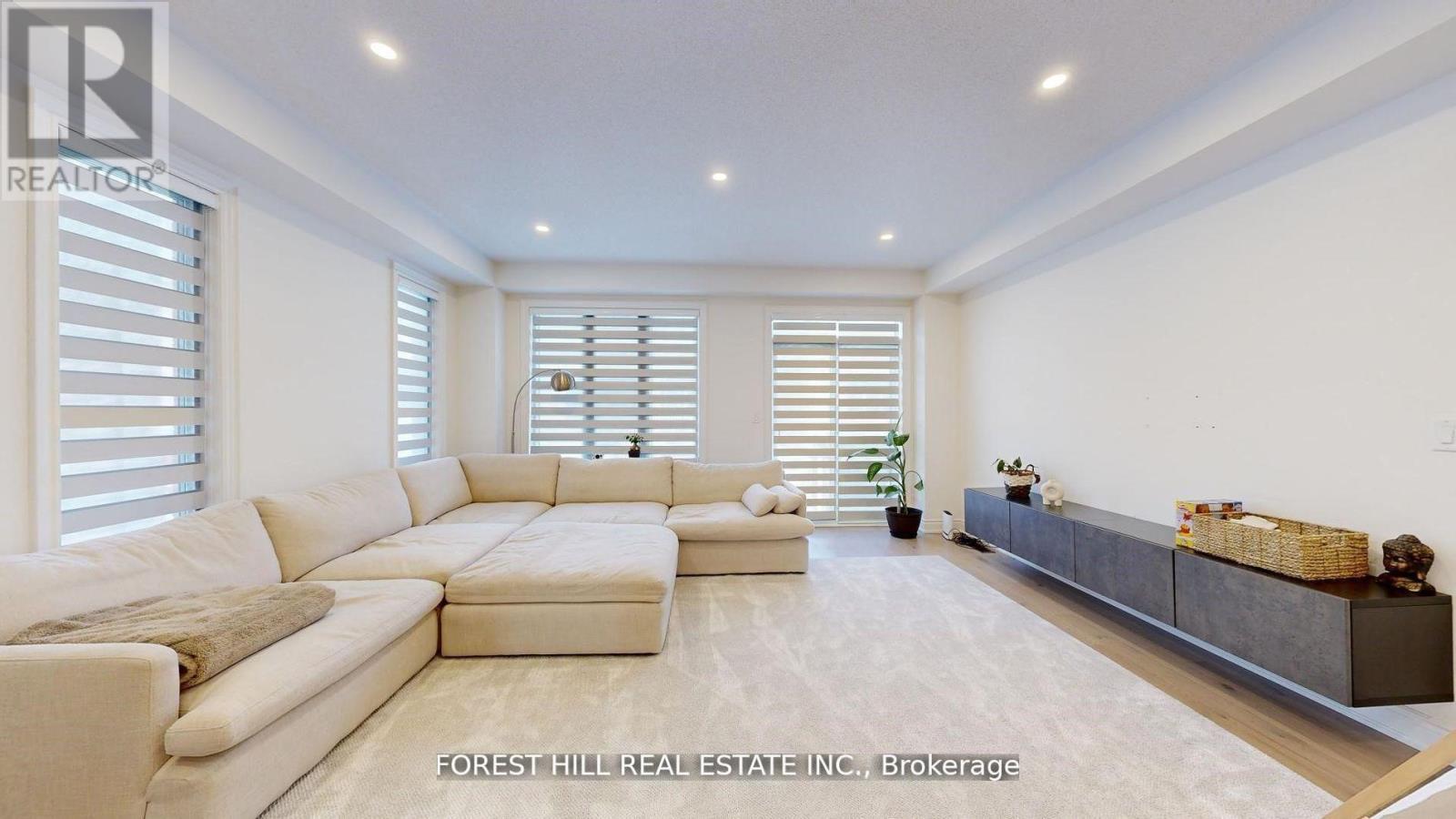 54 Montrose Boulevard, Bradford West Gwillimbury, Ontario  L3Z 4P3 - Photo 6 - N13109584