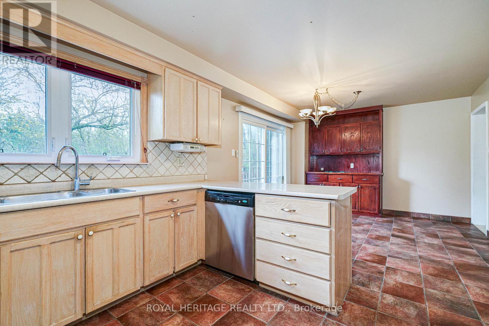 100 Squire Bakers Lane, Markham (Sherwood-Amberglen), Ontario  L3P 3H2 - Photo 11 - N13109590