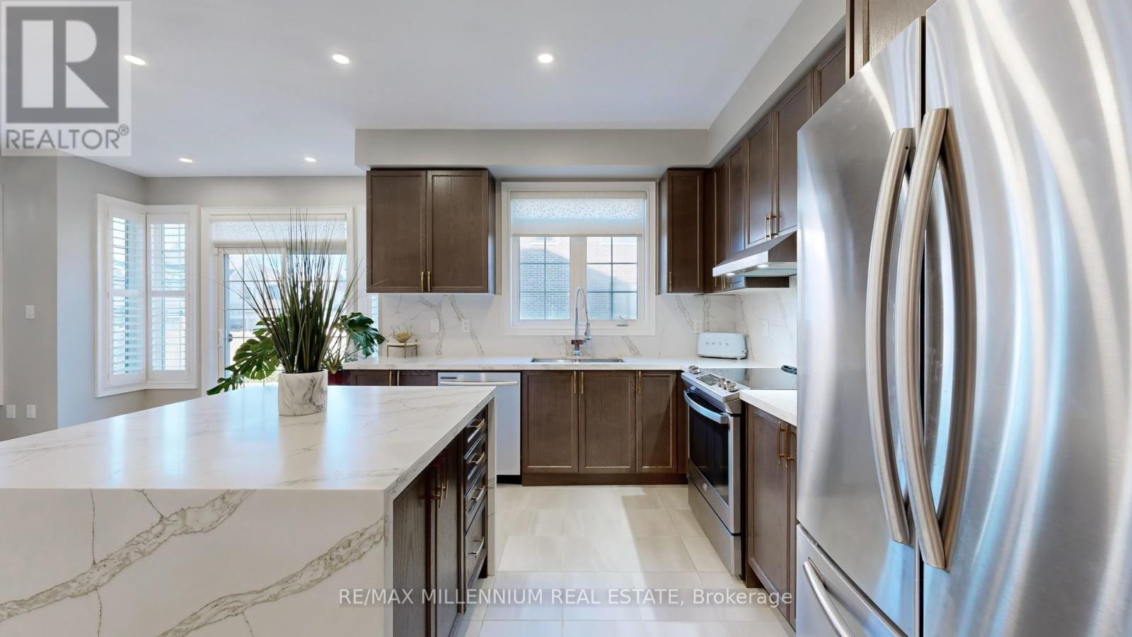 845 Langford Boulevard, Bradford West Gwillimbury, Ontario  L3Z 4J2 - Photo 16 - N13109602