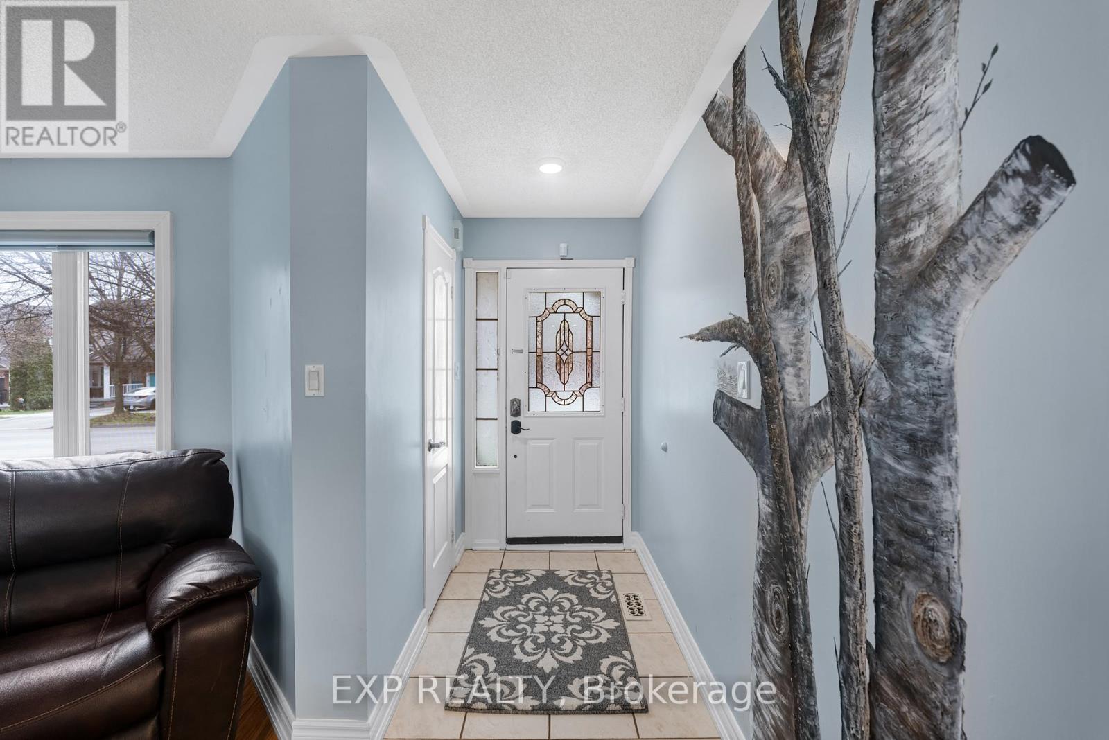 52 Glasgow Crescent, Georgina, Ontario  L4P 4B3 - Photo 4 - N13109624