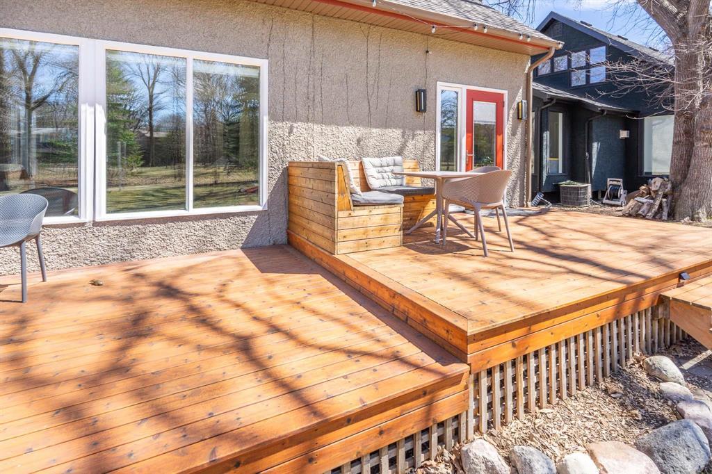 147 Wildwood Park, Winnipeg, Manitoba  R3T 0E1 - Photo 2 - 202609990