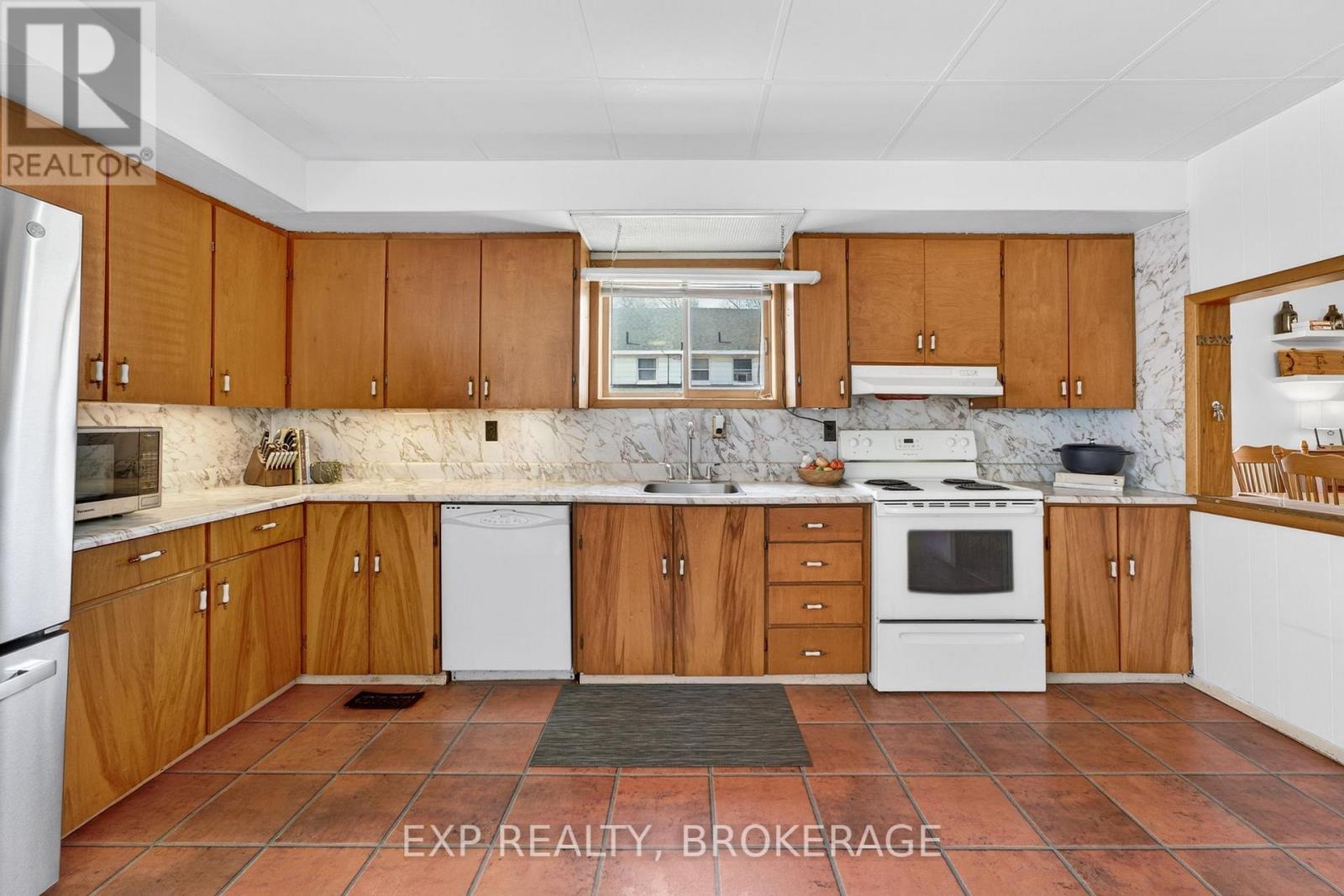 52 Daniel Street, Brockville, Ontario  K6V 4Z5 - Photo 8 - X13109664