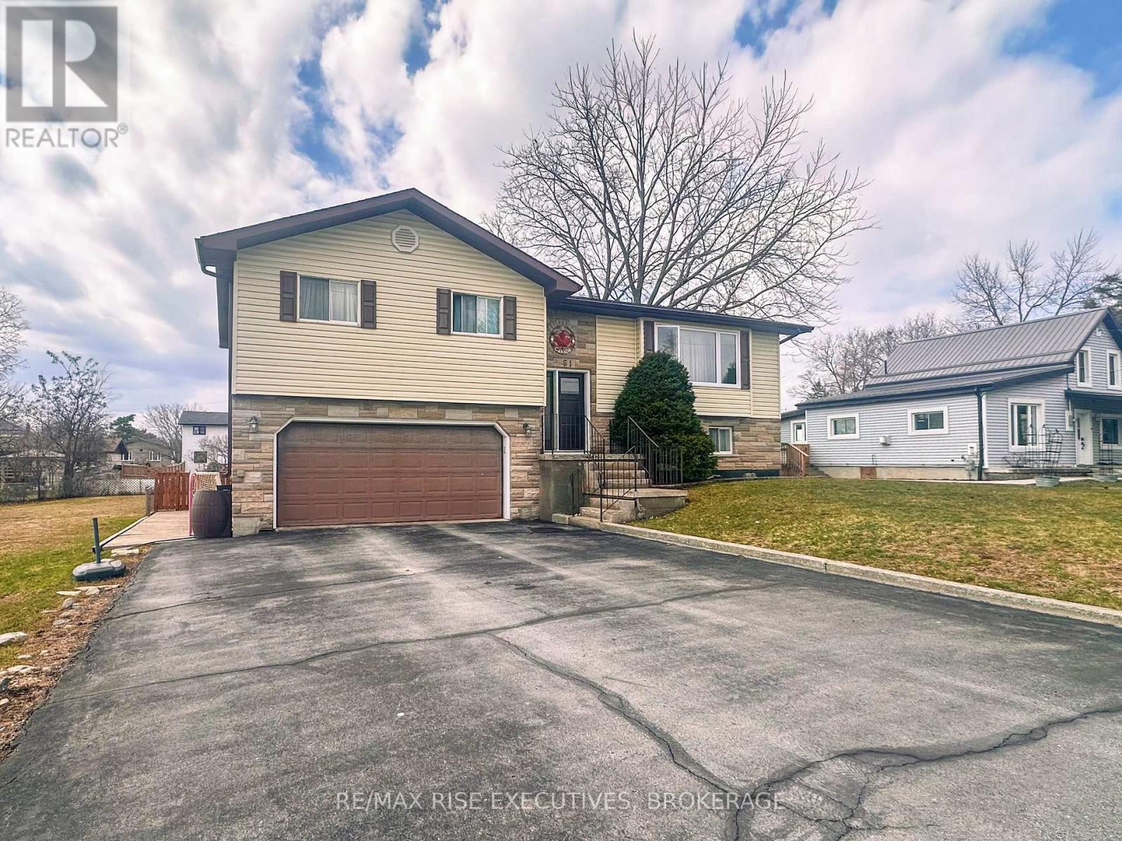 61 Brant Street, Deseronto, Ontario  K0K 1X0 - Photo 1 - X13109694