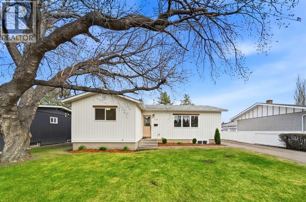19 Spencer Street, Red Deer, Alberta  T4N 0B1 - Photo 2 - A2306898