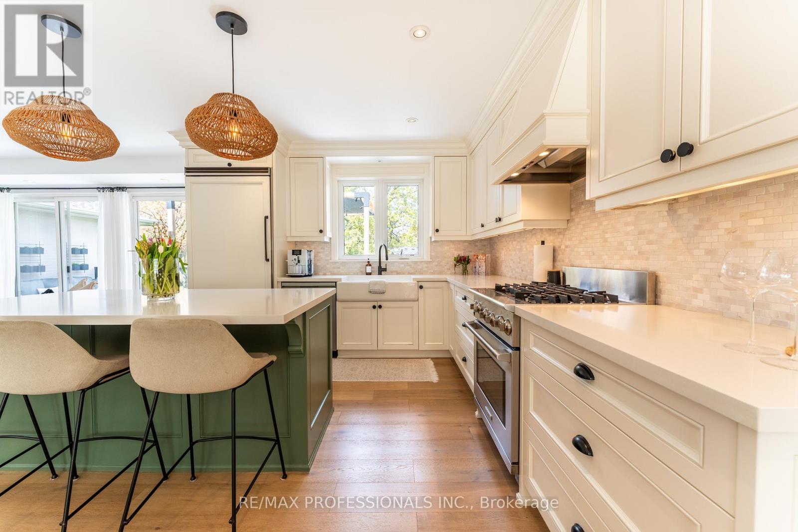 1326 Stanbury Road, Oakville, Ontario  L6L 2J4 - Photo 6 - W13109662