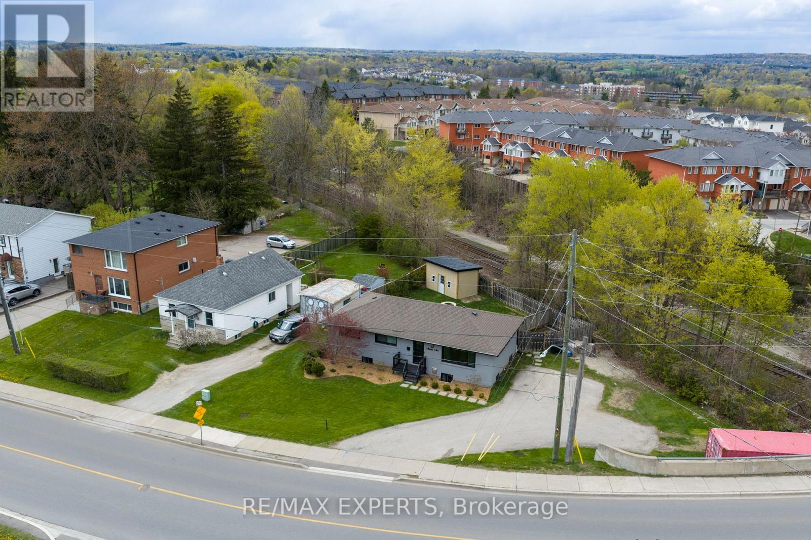 52 Maple Avenue, Halton Hills, Ontario  L7G 1X7 - Photo 4 - W13109684