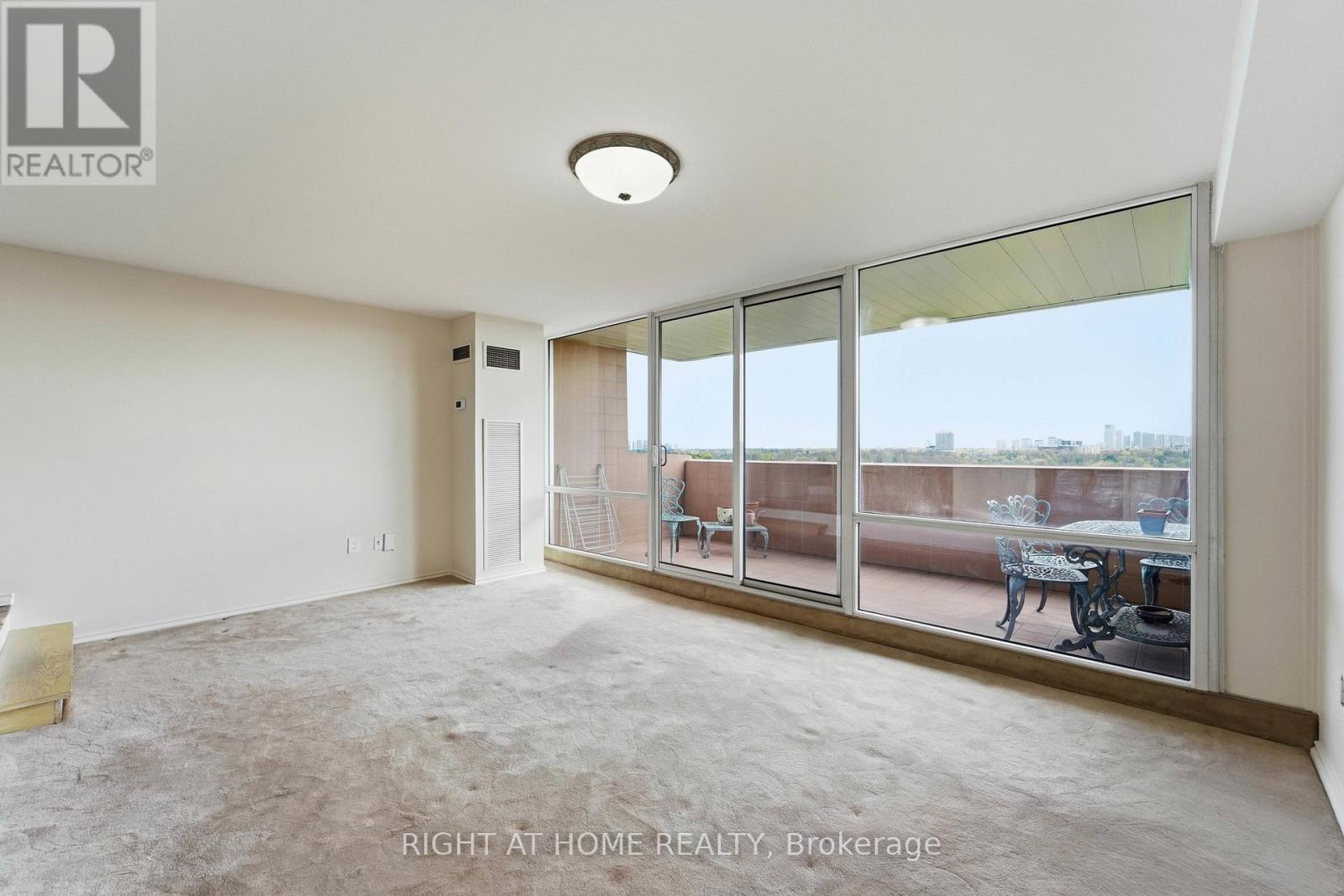 2011 - 240 Scarlett Road, Toronto, Ontario  M6N 4X4 - Photo 6 - W13109714