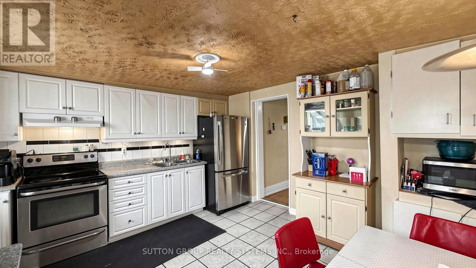 137 Campbell Avenue, Toronto, Ontario  M6P 3V1 - Photo 10 - W13109724