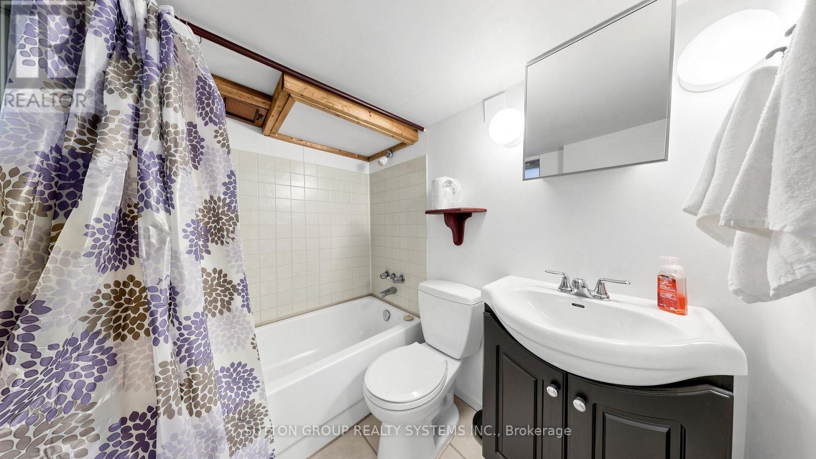 137 Campbell Avenue, Toronto, Ontario  M6P 3V1 - Photo 17 - W13109724