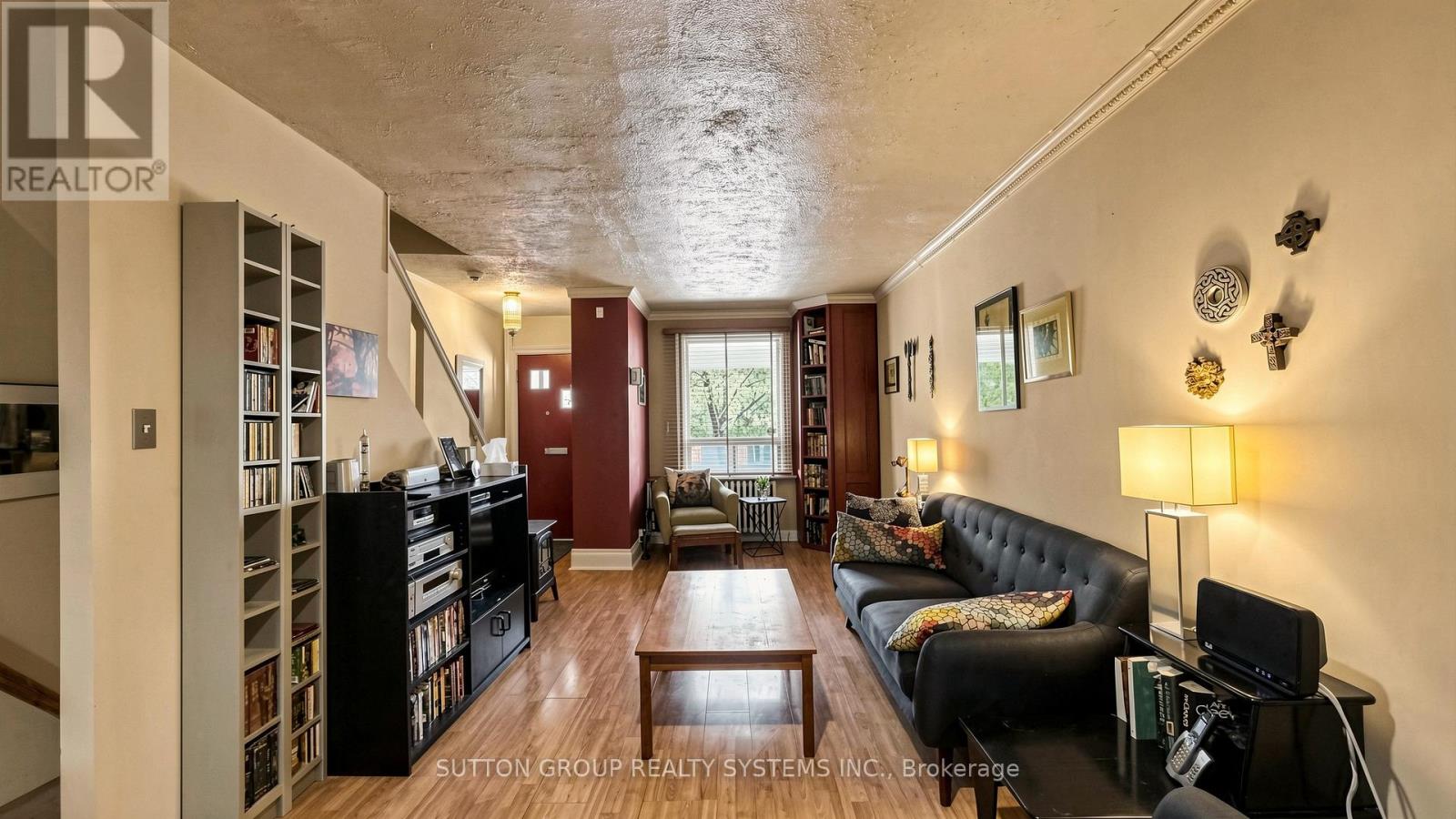 137 Campbell Avenue, Toronto, Ontario  M6P 3V1 - Photo 4 - W13109724