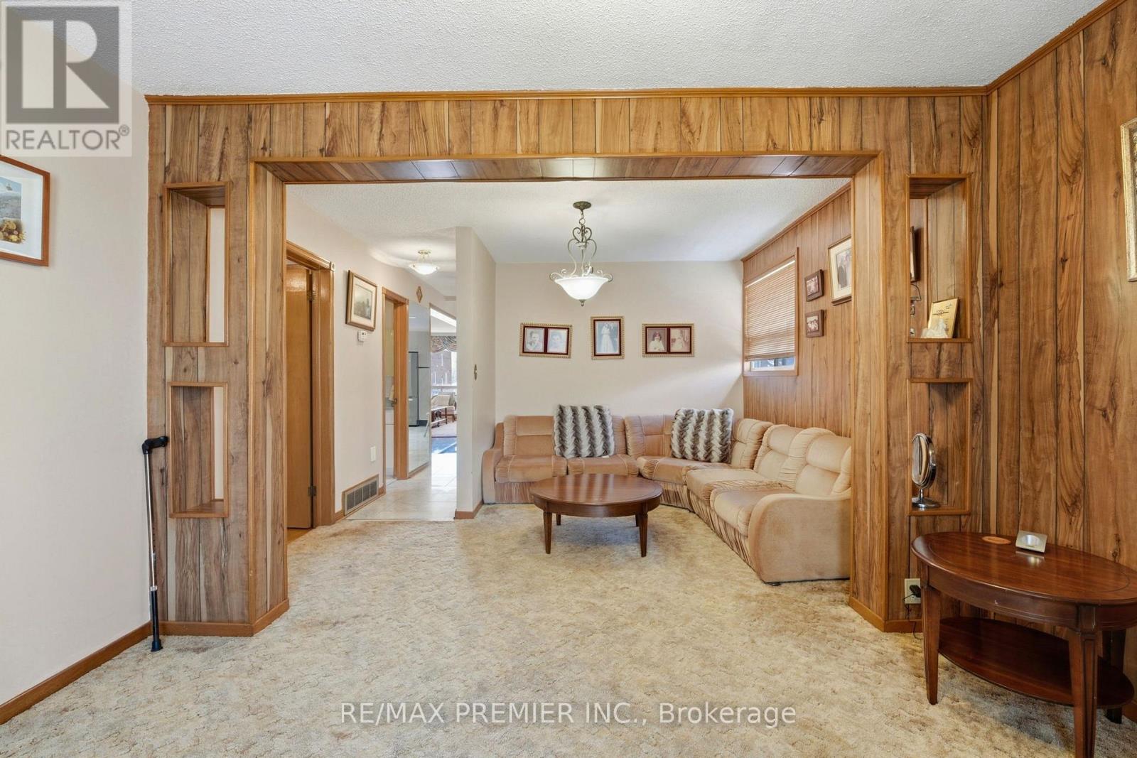 40 Donofree Road, Toronto, Ontario  M6L 2P5 - Photo 16 - W13109726