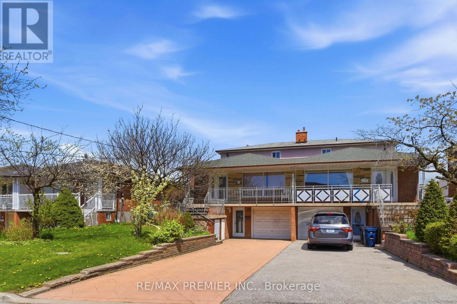 40 Donofree Road, Toronto, Ontario  M6L 2P5 - Photo 3 - W13109726