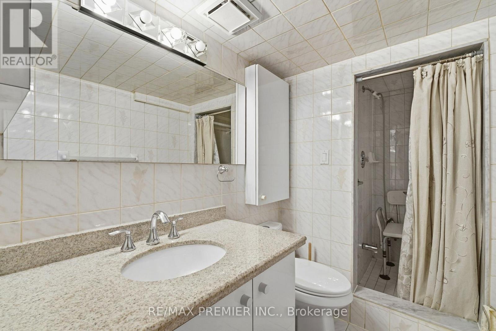 40 Donofree Road, Toronto, Ontario  M6L 2P5 - Photo 36 - W13109726