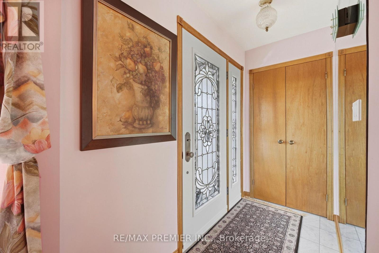 40 Donofree Road, Toronto, Ontario  M6L 2P5 - Photo 5 - W13109726