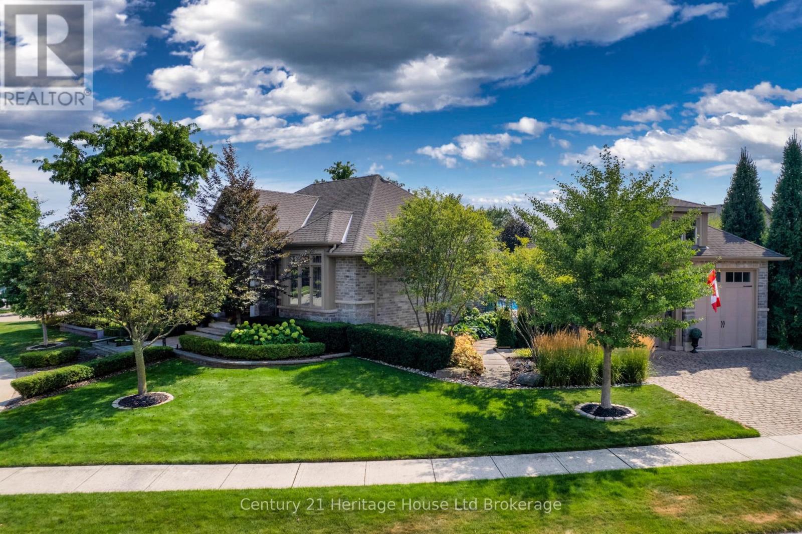 563 Lakeview Drive, Woodstock, Ontario  N4T 0C7 - Photo 2 - X13109272