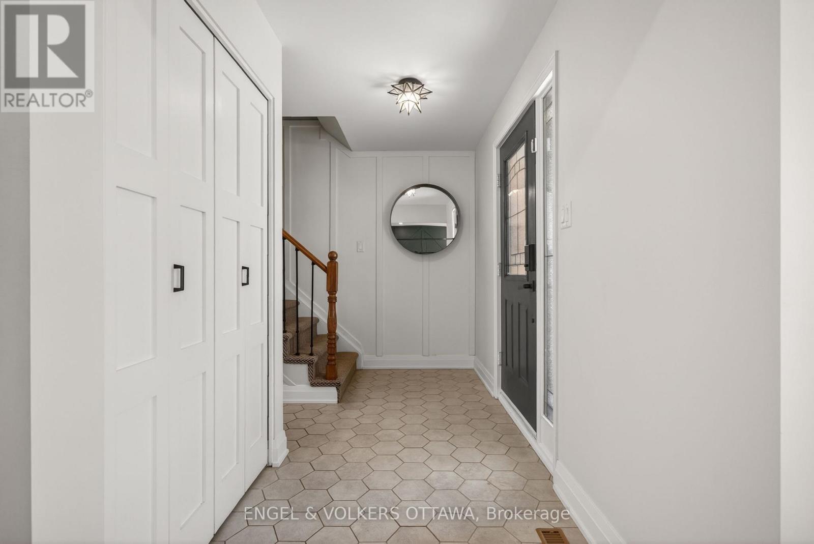 12 Mancil Drive, Ottawa, Ontario  K2J 2J5 - Photo 3 - X13109670