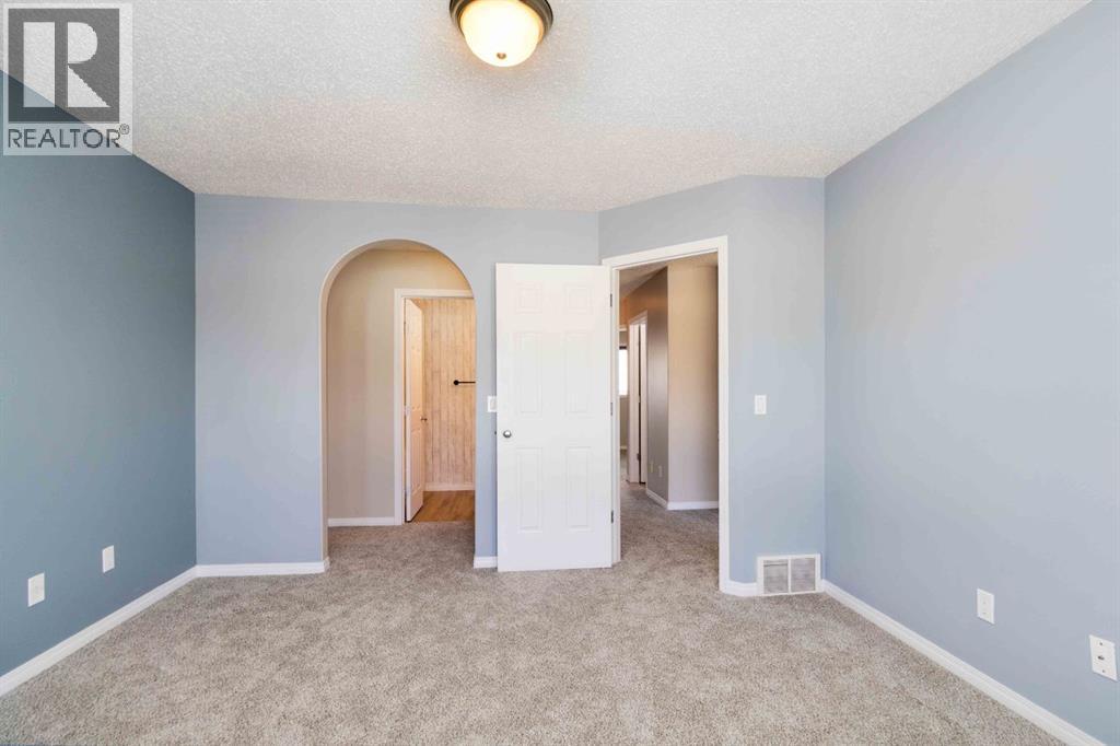 124 Grizzly Bay, Fort Mcmurray, Alberta  T9K 2T4 - Photo 21 - A2308652