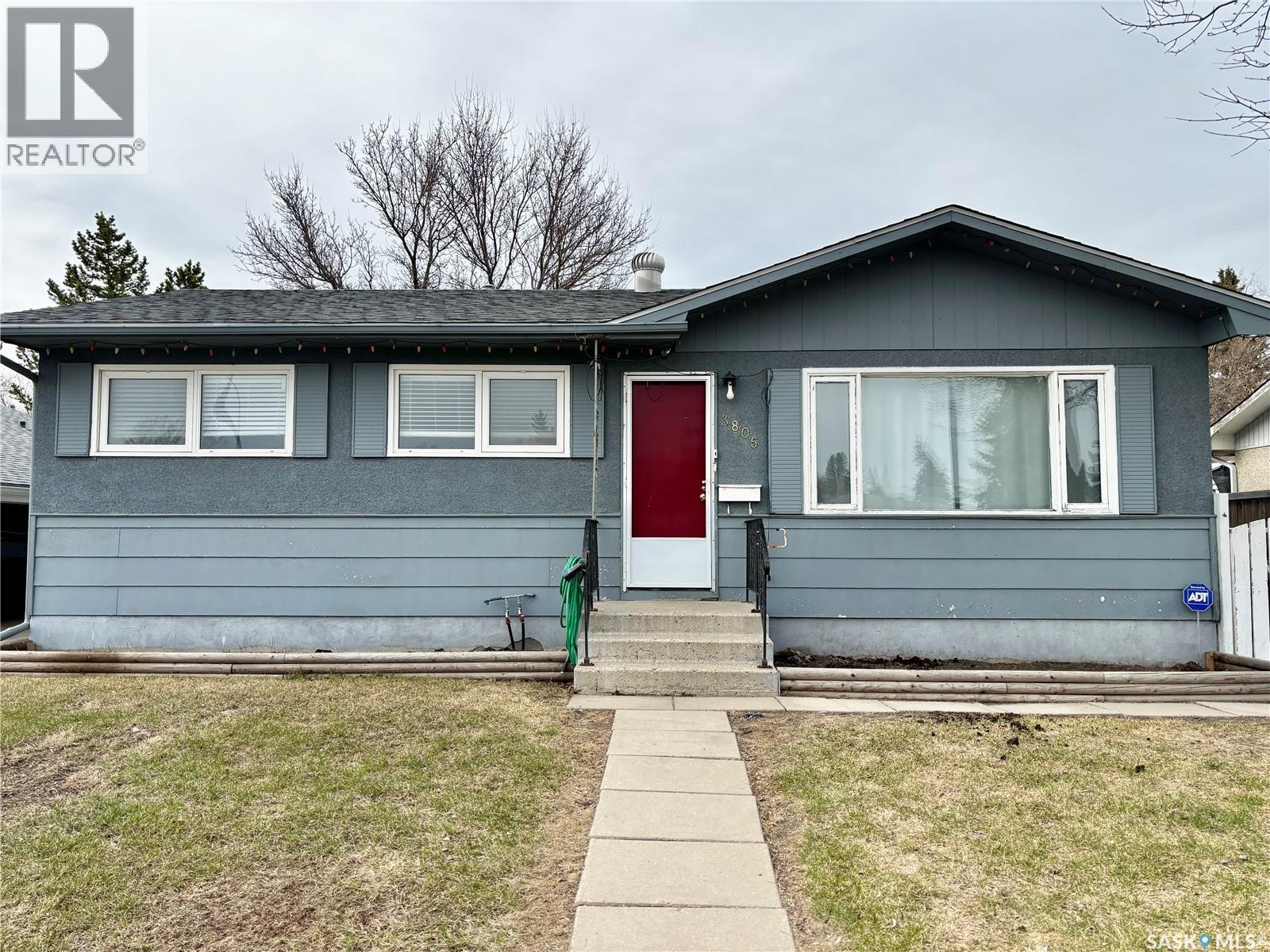 3805 Diefenbaker Drive, Saskatoon, Saskatchewan  S7L 5C6 - Photo 1 - SK035562