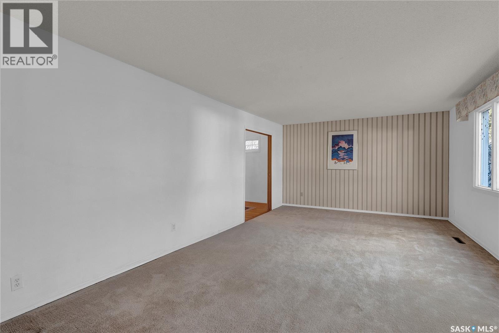 3047 Whitmore Avenue, Regina, Saskatchewan  S4S 1B7 - Photo 5 - SK035530