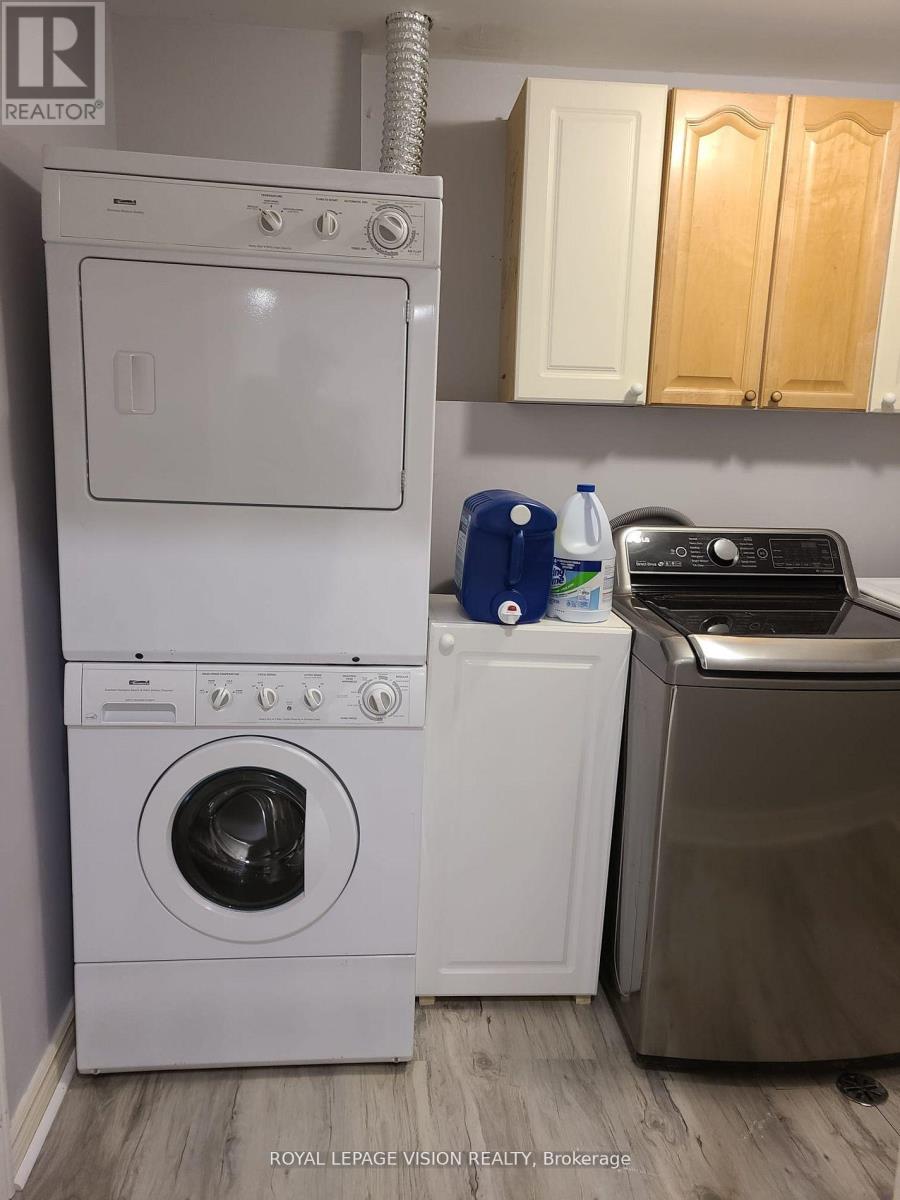 8001 Woodsview Crescent, Niagara Falls, Ontario  L2H 3E9 - Photo 11 - X13109614
