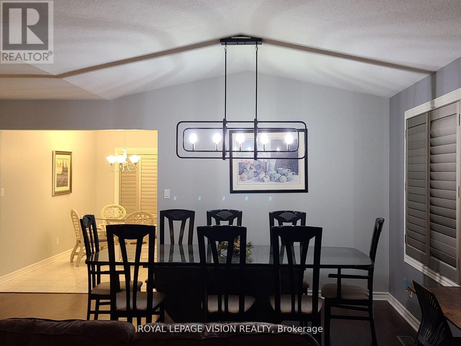 8001 Woodsview Crescent, Niagara Falls, Ontario  L2H 3E9 - Photo 3 - X13109614