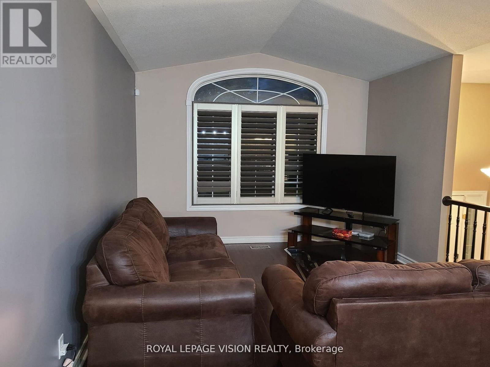 8001 Woodsview Crescent, Niagara Falls, Ontario  L2H 3E9 - Photo 4 - X13109614