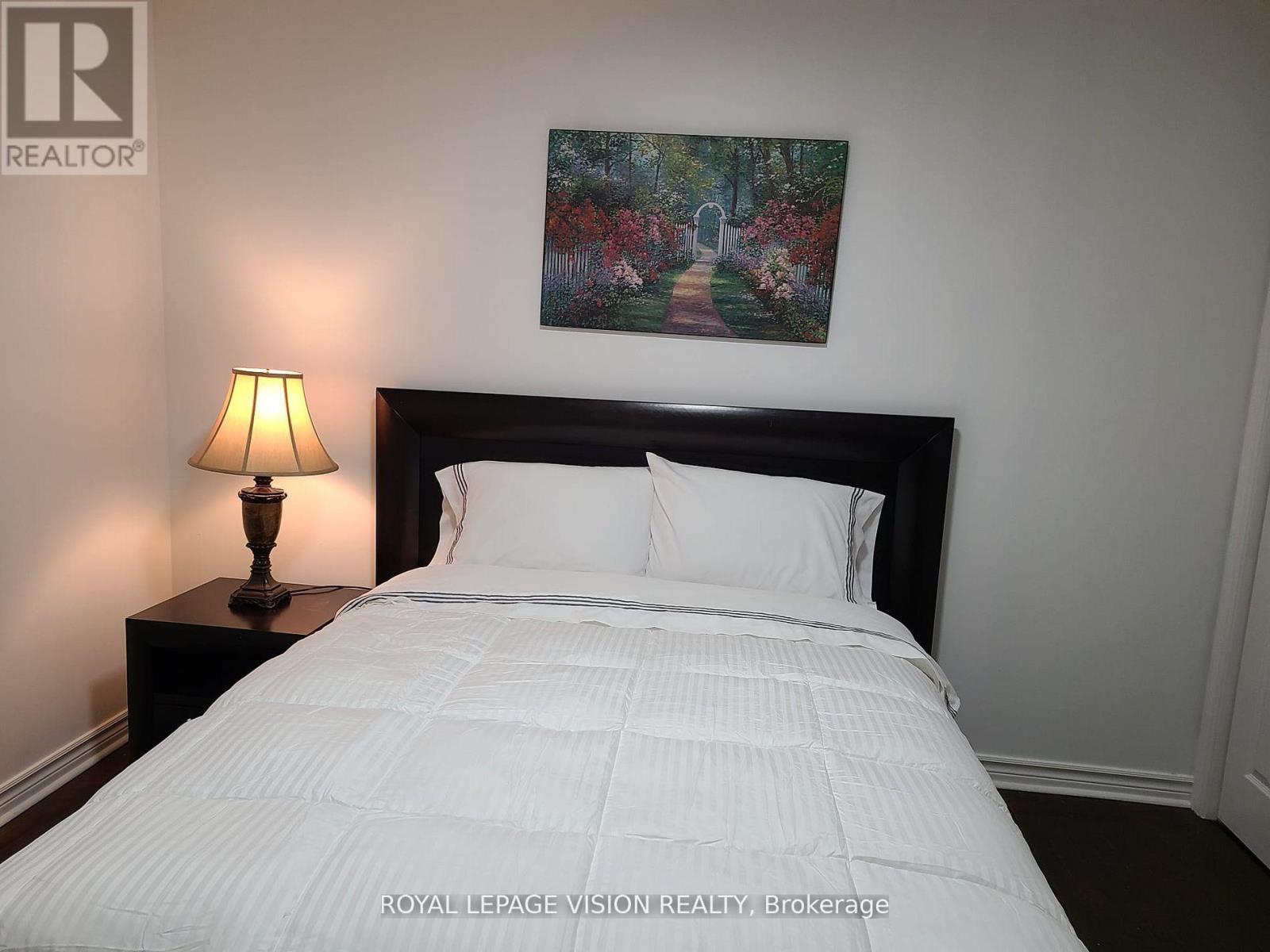 8001 Woodsview Crescent, Niagara Falls, Ontario  L2H 3E9 - Photo 8 - X13109614