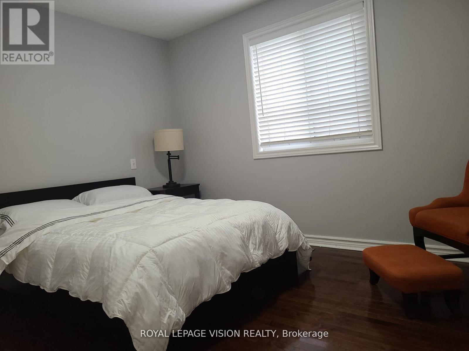 8001 Woodsview Crescent, Niagara Falls, Ontario  L2H 3E9 - Photo 9 - X13109614