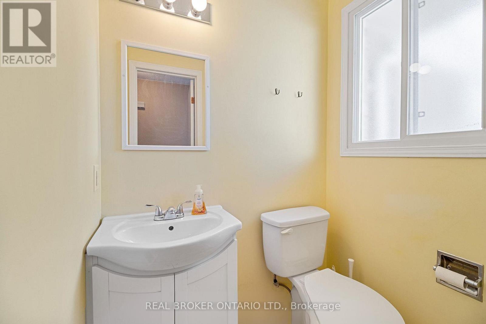 18 Julie Drive, Thorold, Ontario  L2V 4L5 - Photo 5 - X13109618