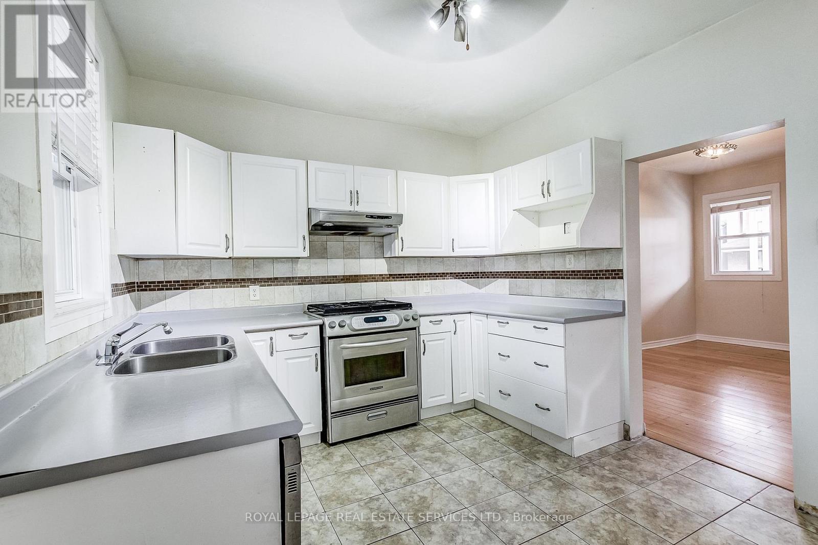 43 Rosemont Avenue, Hamilton, Ontario  L8L 2M4 - Photo 8 - X13109728