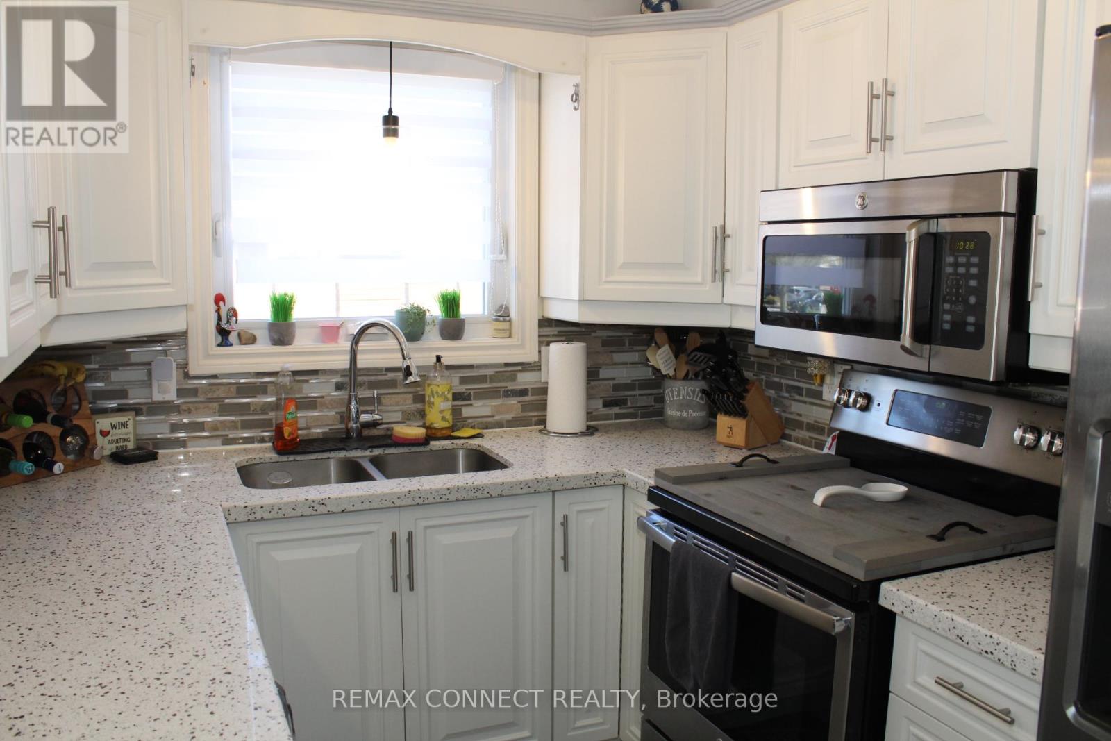 376 Dwight Avenue, Oshawa, Ontario  L1J 1K9 - Photo 7 - E13088726
