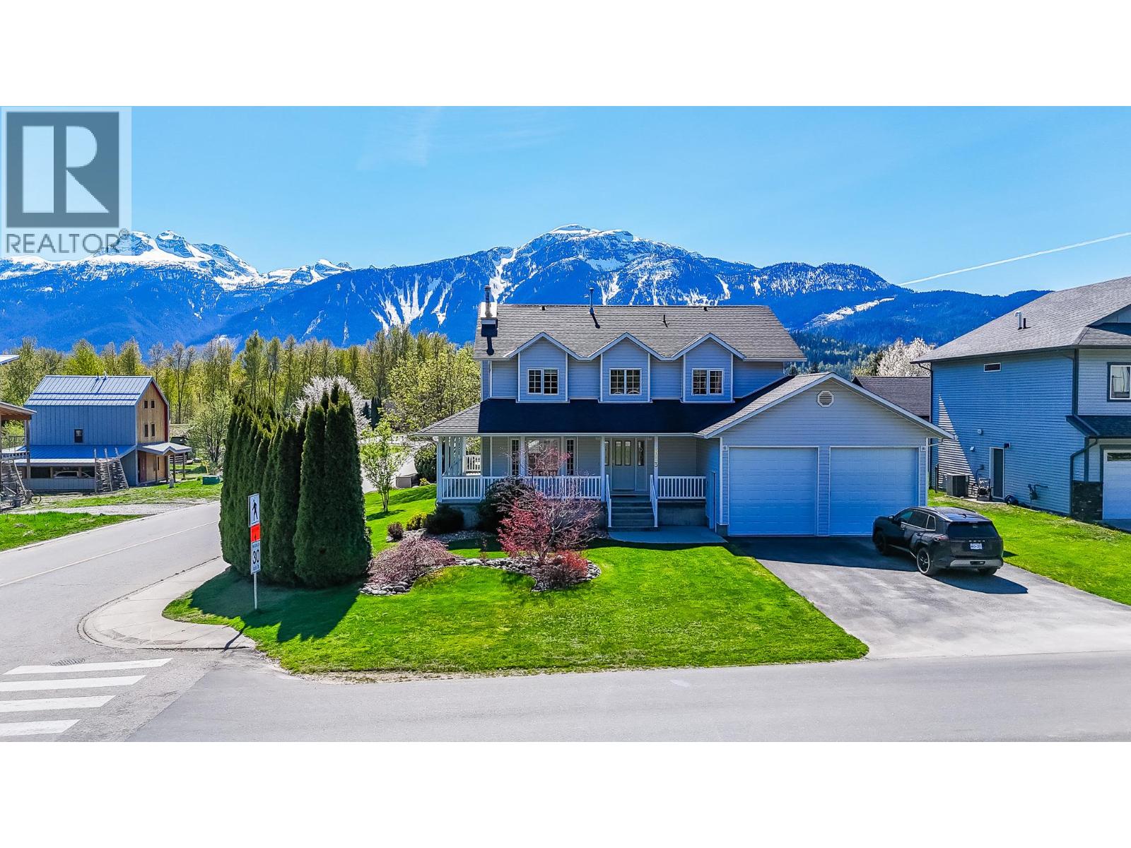 813 Eighth Street E, Revelstoke, British Columbia