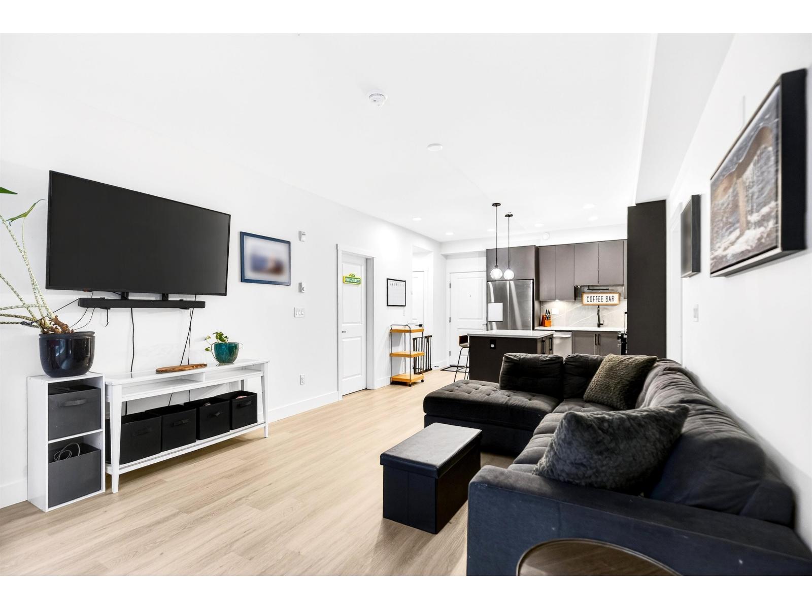 104 3480 146a Street, Surrey, British Columbia  V4P 0H6 - Photo 3 - R3101012
