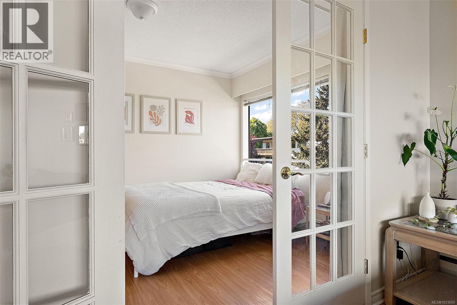 309 964 Heywood Ave, Victoria, British Columbia  V8V 2Y5 - Photo 10 - 1033609