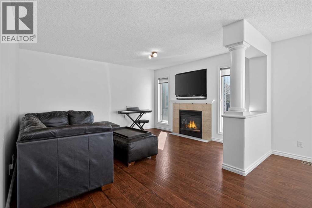 268 Westmount Crescent, Okotoks, Alberta  T1S 2J1 - Photo 10 - A2306094