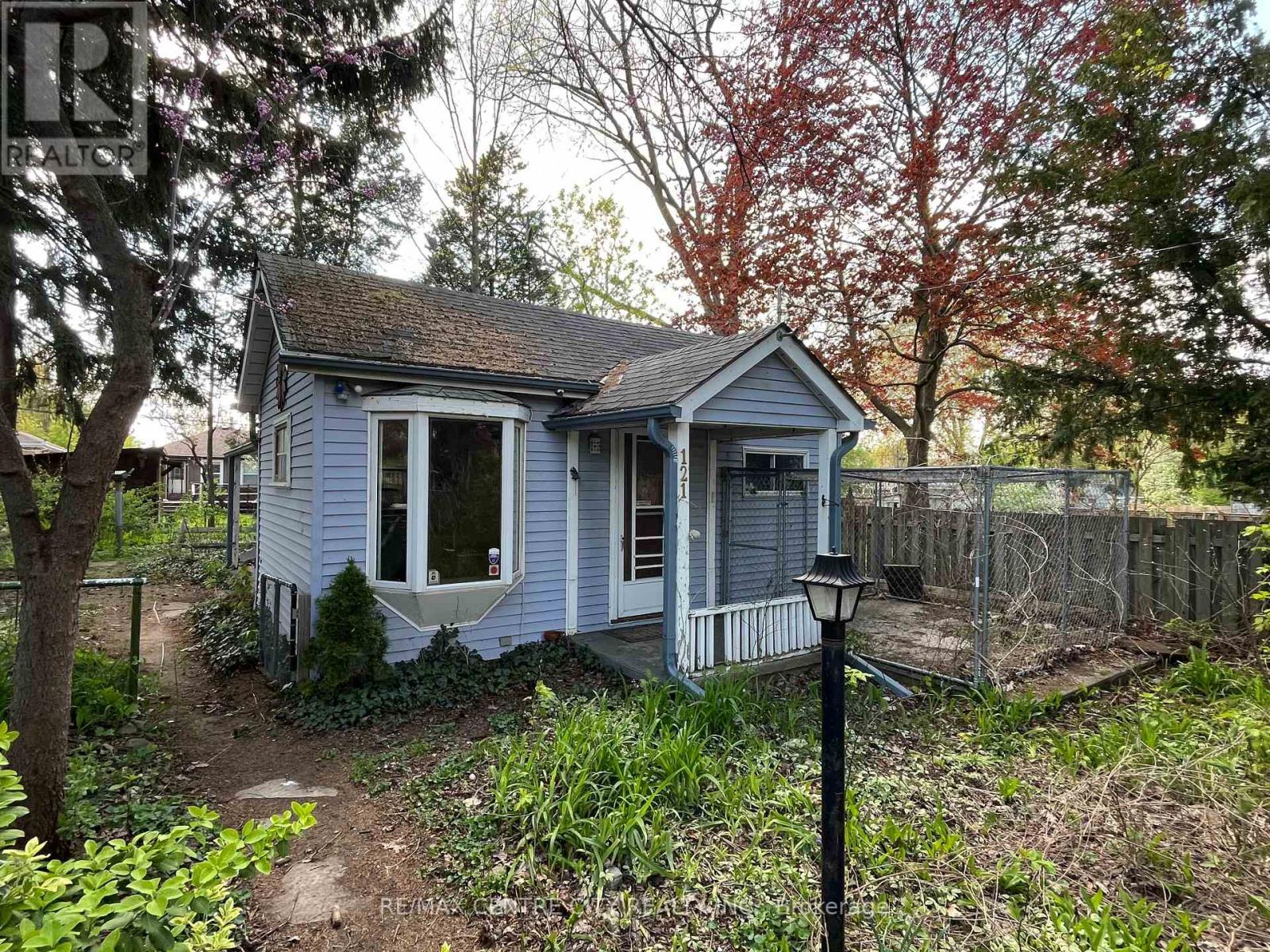 121 BARKER STREET, London East, Ontario