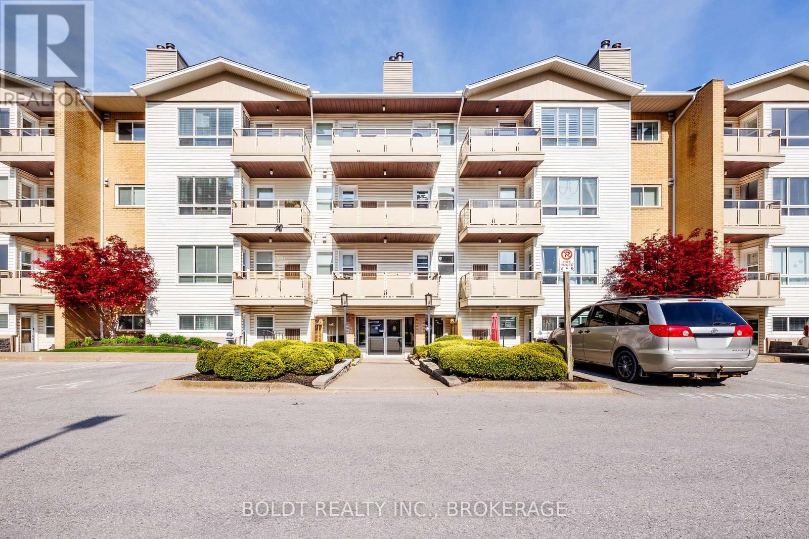 313 - 78 Roehampton Avenue, St. Catharines, Ontario  L2M 7W9 - Photo 1 - X13109894