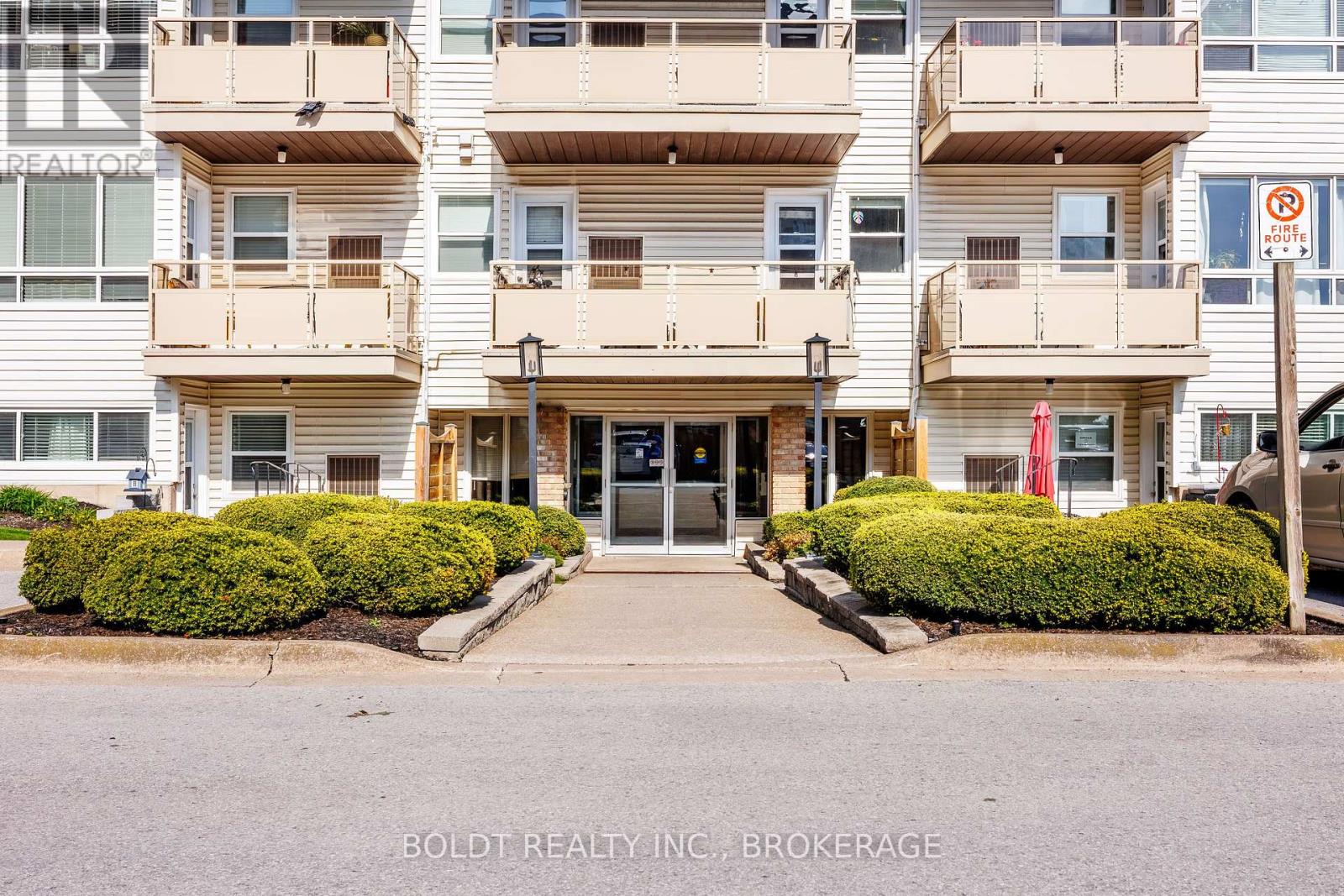 313 - 78 Roehampton Avenue, St. Catharines, Ontario  L2M 7W9 - Photo 2 - X13109894